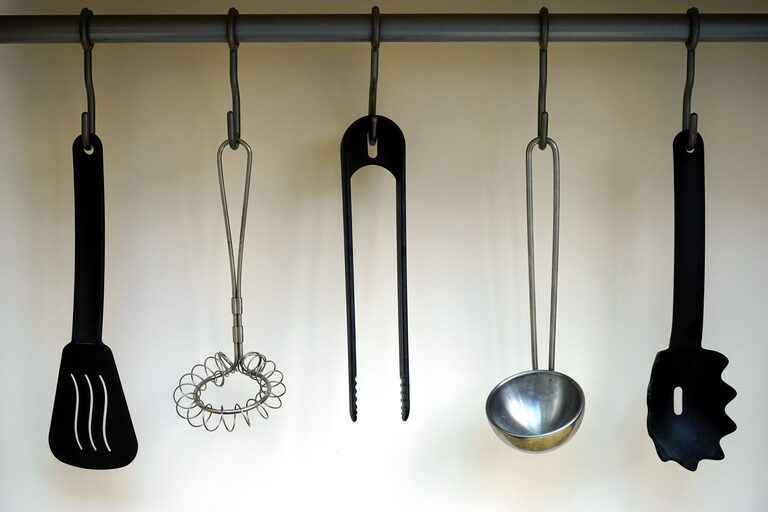 Essential Tools Every Small Kitchen Needs for Efficiency